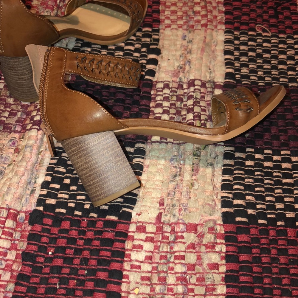 Heels - Picture 2 of 2